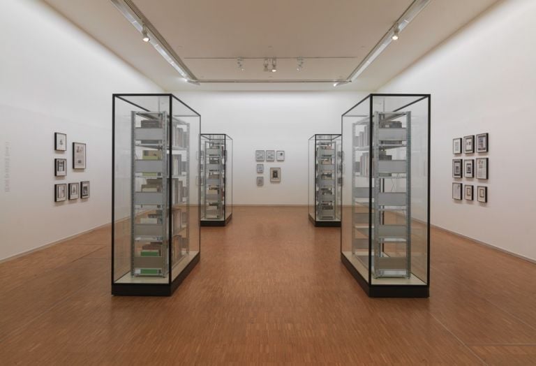 Saâdane Afif. The Fountain Archives 2008-2017. Installation view at Centre Pompidou, Parigi 2017. Photo Philippe Migeat