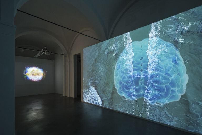 Sarah Ciracì, Like An Ocean With Its Waves..., 2017, videoinstallazione. Foto Roberto Marossi