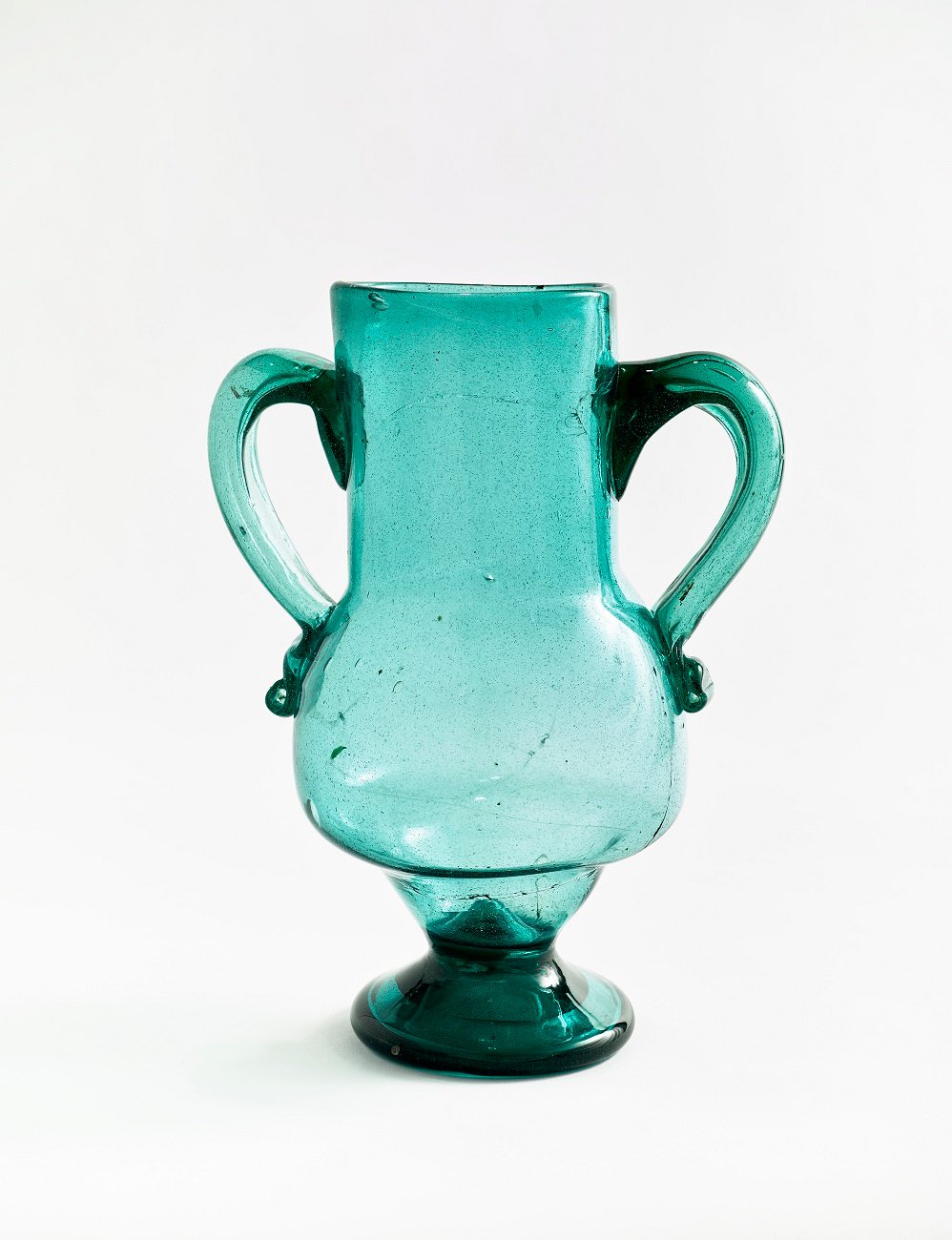 Vase, blown glass, from Andalusia, Spain. Ancienne collection Henri Matisse (Former collection of Henri Matisse) *Musée Matisse, Nice. Bequest of Madame Henri Matisse, 1960. *Photograph by François Fernandez *Courtesy, Musée Matisse / Museum of Fine Arts, Boston