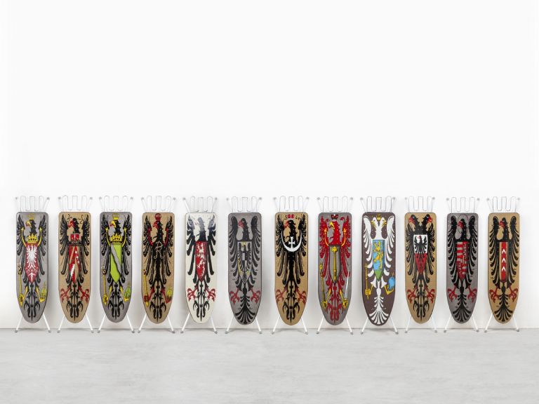 Wim Delvoye, Installation of 12 Ironing Boards, 1990, credits 2017 Pro Litteris, Zurich Wim Delvoye, Photo Studio Wim Delvoye, Belgien