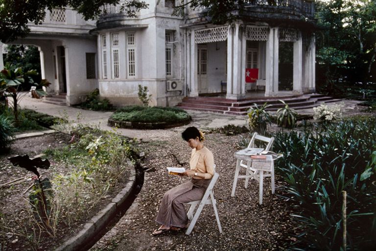 Yangoon, Birmania, 1995 © 2012-2017 Steve McCurry