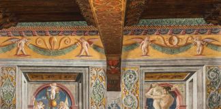 Sala di Ercole, Palazzo Venezia a Roma, dettaglio del fregio con Ercole e Anteo