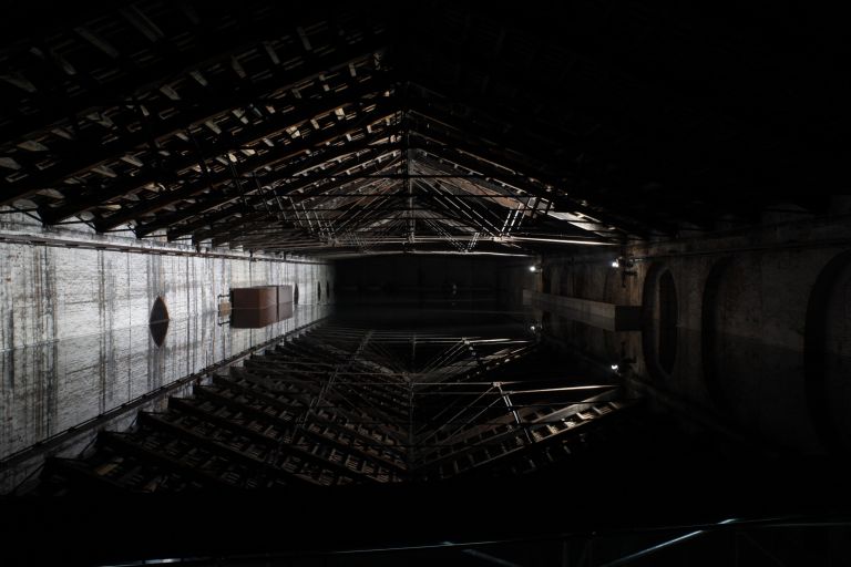 Il backstage di una grande installazione. Giorgio Andreotta Calò alla Biennale di Venezia