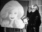 Andy Warhol pop culture inspired art Barbie synthetic polymer paint and silkscreen ink on canvas 1985 Mattel e Warhol Foundation insieme. Lanciata la terza Barbie che omaggia il re della Pop Art