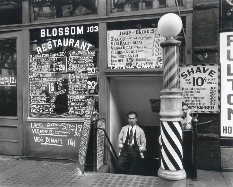 Blossom Restaurant, 1935 -® Berenice Abbott