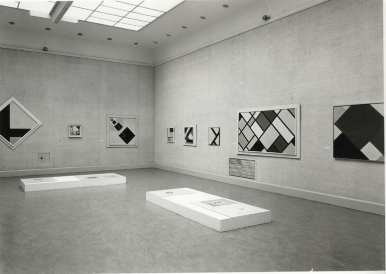 Exhibition Van Doesburg, Van Abbemuseum, 1968. Photo Van den Bichelaer (2) (1200x851)