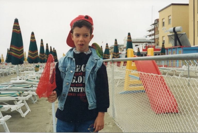 Federico Tosi, Ritratto con pappagallo, 1993. Photo Antonella Maggioni