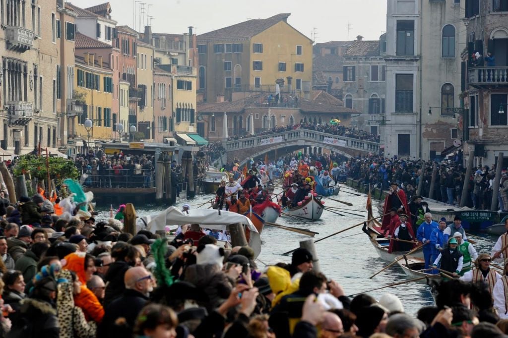 Folla di turisti a Venezia