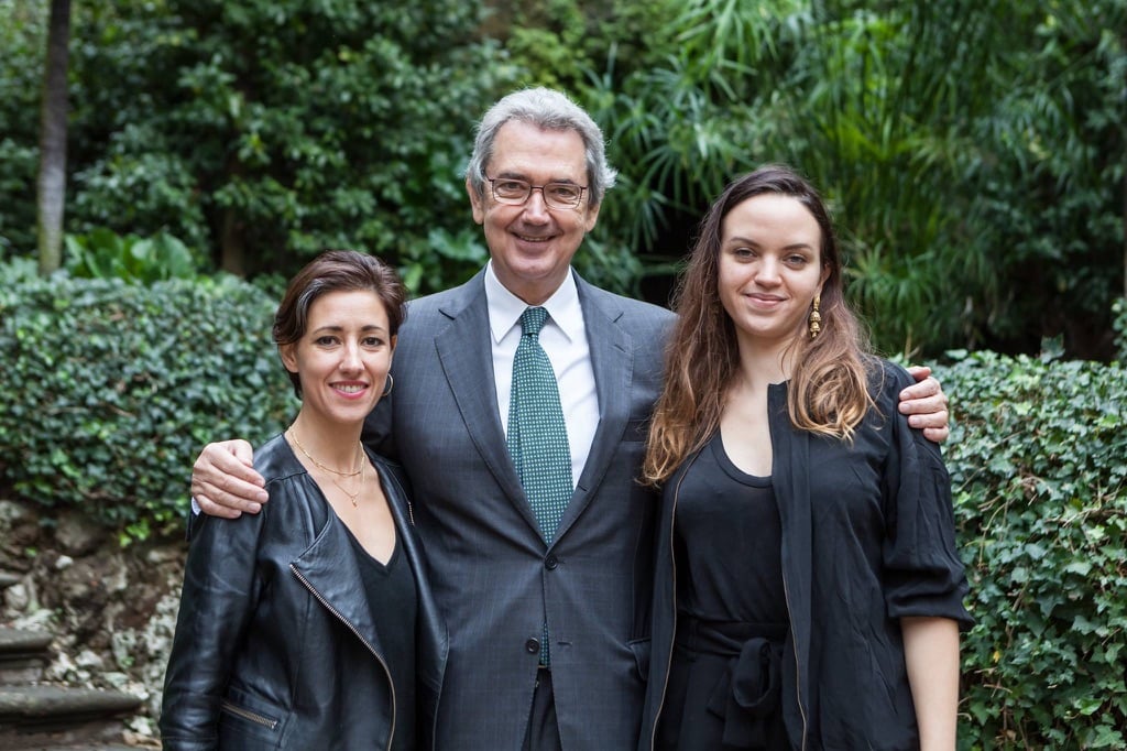 Franco Bernabè con le vincitrici di Q16, Rossella Biscotti e Adelita Husni-Bey