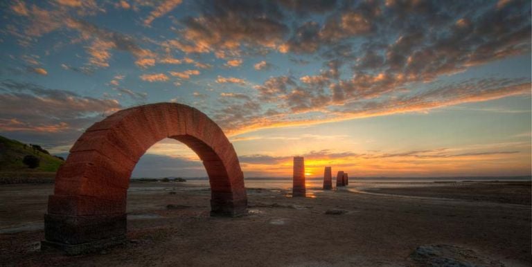 Gibbs Farm Sculpture Park New Zeland. Andy Goldsworthy © Gibbs Farm 2013 Gibbs Farm. In Nuova Zelanda c’è un parco di sculture mozzafiato