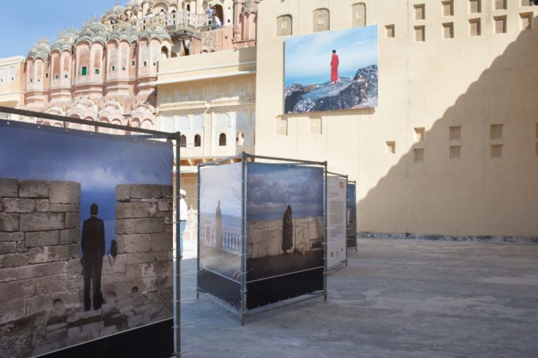 Jaipur Photo Festival 2017. Installation view at Hawa Majal. Photo arco Barbon