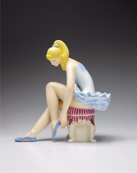 Jeff Koons, Seated Ballerina (versione in legno policromo)