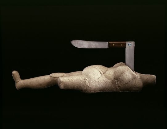 Louise Bourgeois, Femme couteau, 2002. © The Easton Foundation/SIAE. Photo Christopher Burke