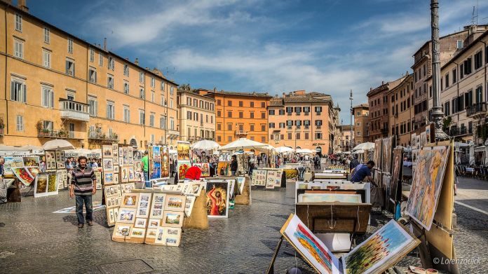 Piazza Navona invasa da caricaturisti e artisti di strada. Foto Lorenzoclick via Flickr