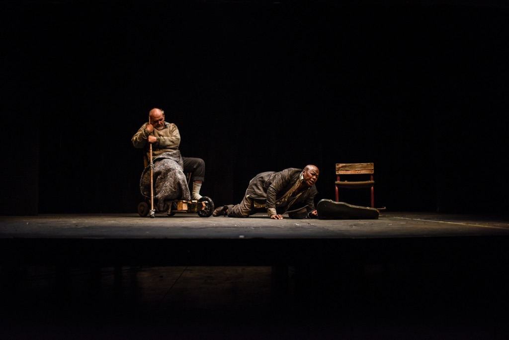 Samuel Beckett, Rough for Theatre I. Direttore Khayelihle Dominique Gumede. The Centre for the Less Good Idea, Johannesburg