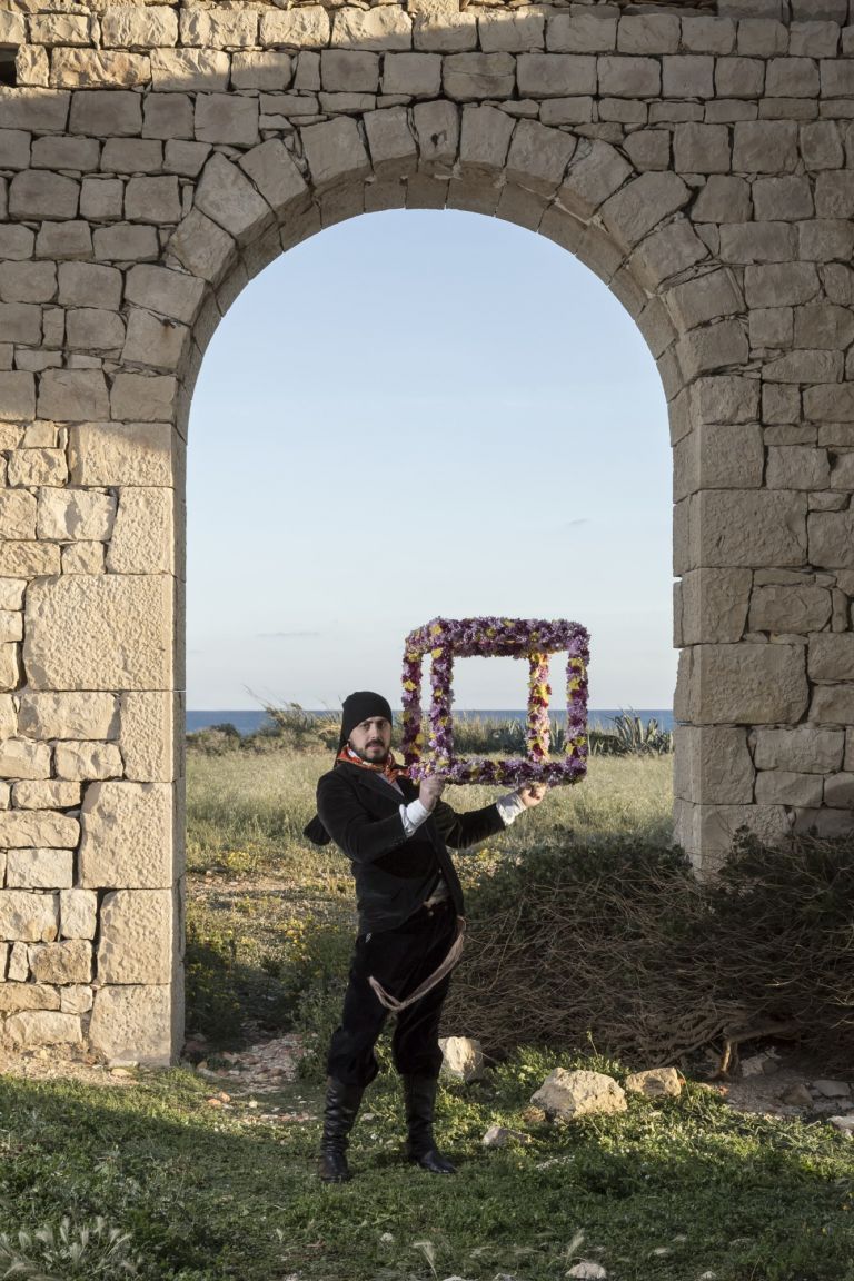 Vinci-Galesi, La terra dei fiori, 2017, stampa su carta Hahnemühle, courtesy of the artists and aA29, Milano-Caserta, ph. Marcello Bocchieri