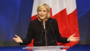 Il mondo della cultura francese si mobilita contro Marine Le Pen