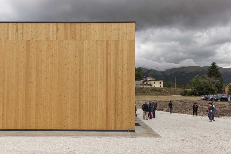 Stefano Boeri Architetti Ricostruzione Centro Italia Padiglione Norcia un aiuto subito, ph. Giovanni Nardi