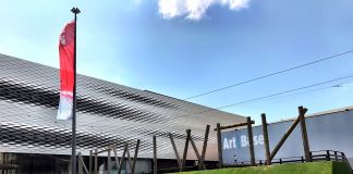 L'installazione di Claudia Compte sulla Messeplatz di Basilea