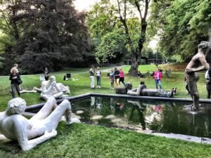 Mentre in Germania trionfa l’ultradestra simboli nazisti compaiono su un’opera a Skulptur Projekte