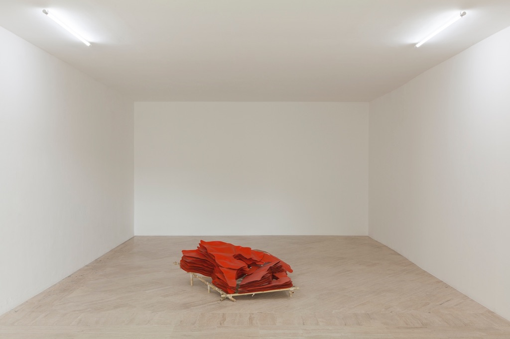 Giuseppe Gabellone, Untitled (Orange), 2017, photo Silvia Iessi