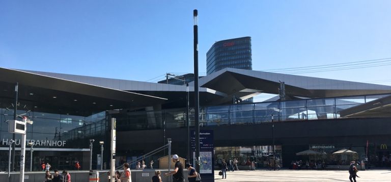 Hauptbahnhof Wien (piazzale d’accesso). Photo FT&T Vienna