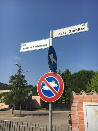 Interventi di Clet Abraham a Monteriggioni, photo by Luca Betti