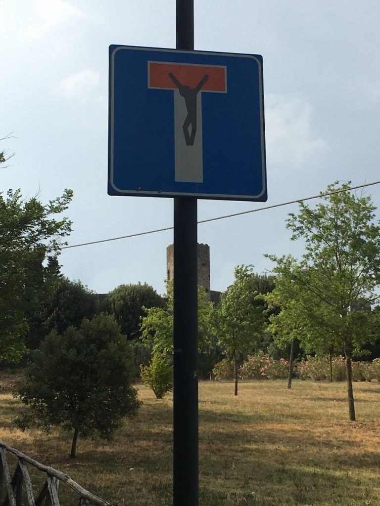 Interventi di Clet Abraham a Monteriggioni, photo by Luca Betti