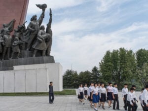 Una serie fotografica di Wong Maye-E e una mostra di Carl De Keyzer raccontano la Corea del Nord