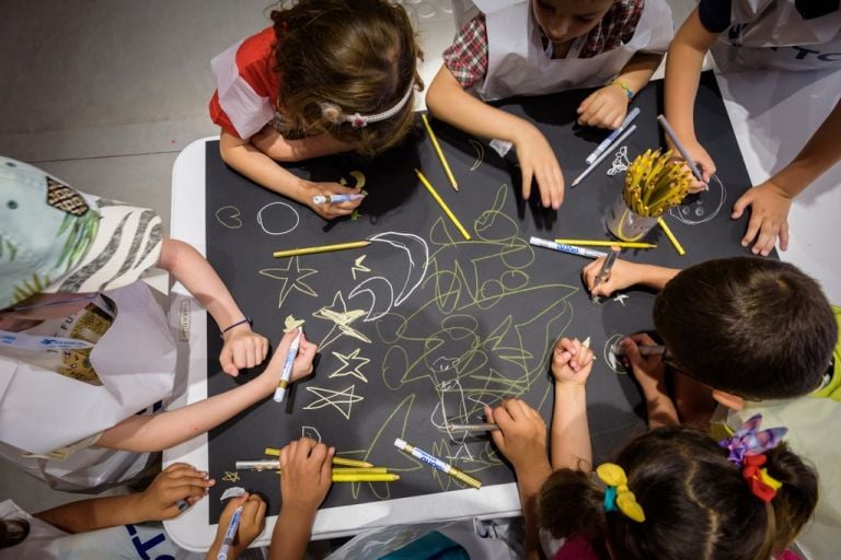 Programma Biennale Educational per alunni della scuola primaria, giugno 2017. Photo by Andrea Avezzù. Courtesy of La Biennale di Venezia