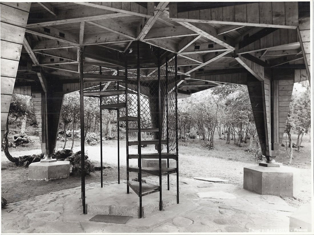 Vittorio Giorgini, Casa Esagono, 1957, Baratti (LI), dettaglio della scala, Courtesy Associazione B.A.Co. – Archivio Vittorio Giorgini