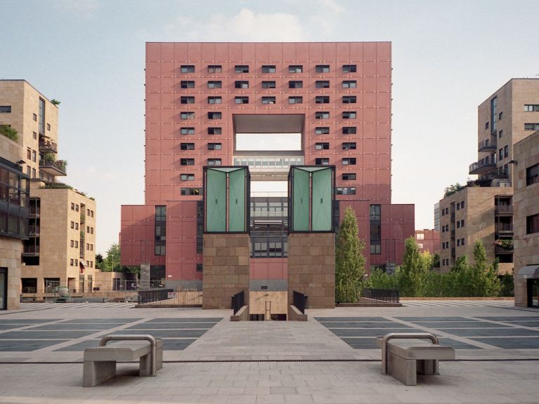 Vittorio Gregotti, Università Milano Bicocca, 1986-99. Photo Alfonso Calafiore