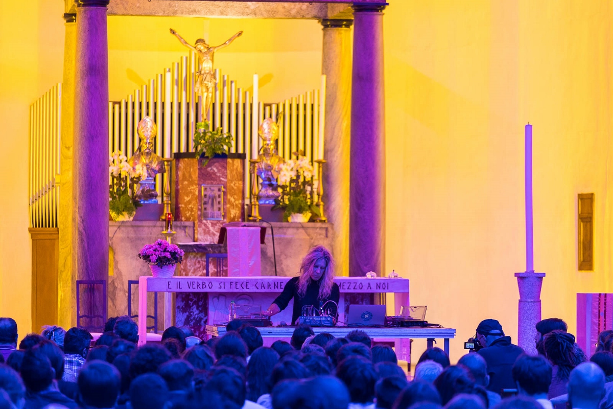 William Basinski, Chiesa di Santa Maria Annunciata in Chiesa Rossa, Milano 2017. Photo Delfino Sisto Legnani