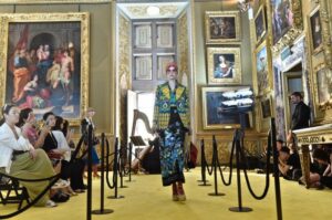 La Guccification di Alessandro Michele. Atene rifiuta la sfilata e Gucci incanta Firenze