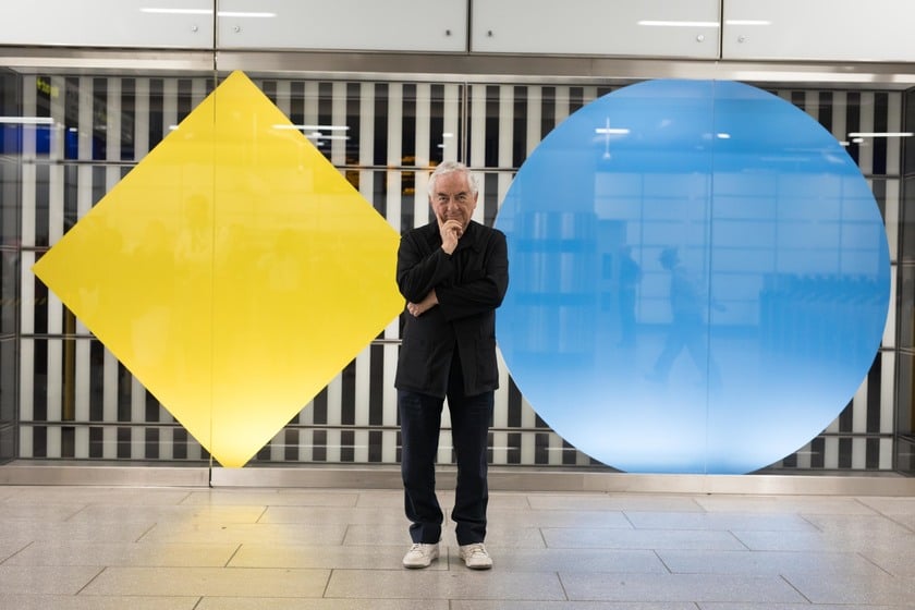 Daniel Buren, 'Diamonds and Circles' works 'in situ'. Photo Benedict Johnson