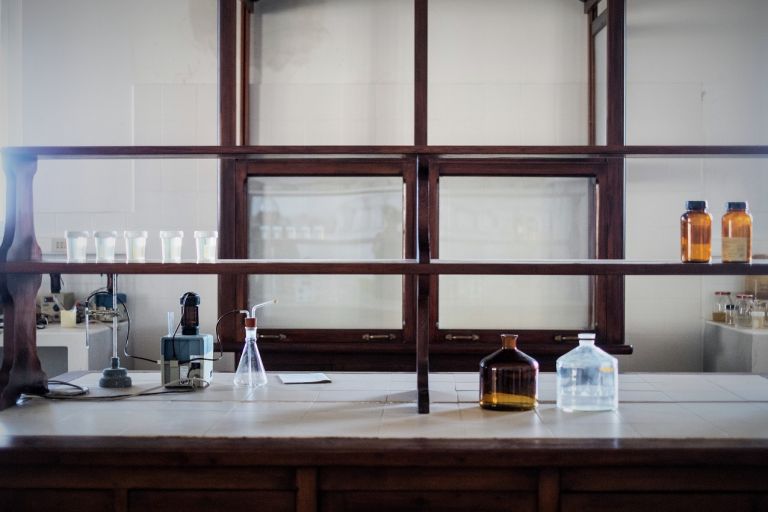 Saline Conti Vecchi, Laboratorio chimico, Foto Manuela Meloni_2017 © FAI Fondo Ambiente Italiano