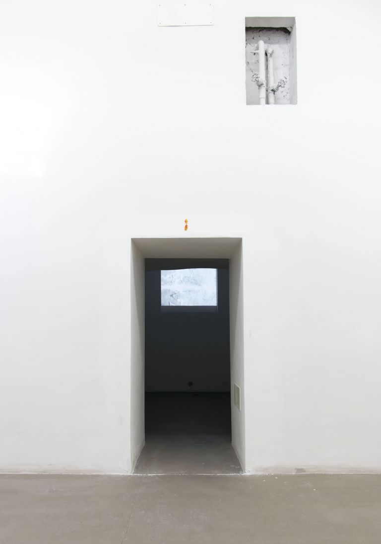 N. Dash, installation view at Fondazione Giuliani, Rome, 2017, photo Giorgio Benni