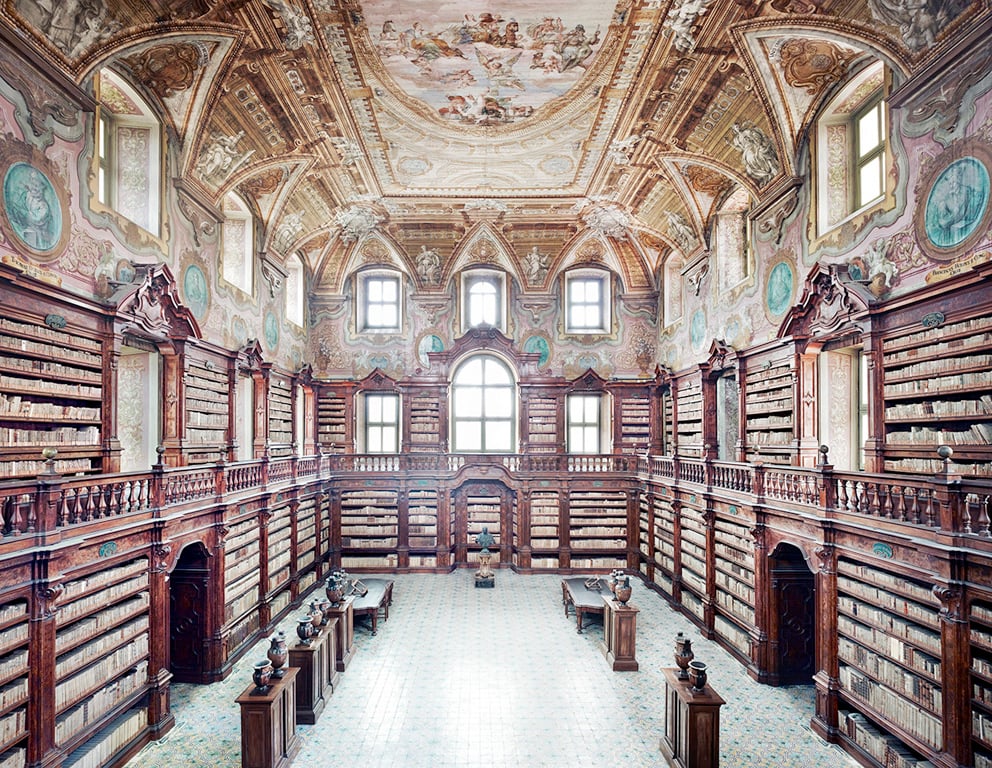 Candida Höfer, Biblioteca dei Girolamini Napoli I, 2009