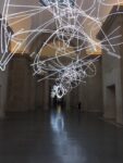 Cerith Wyn Evans, Forms in Space…by Light (in Time). Installation view at Tate Britain, Londra 2017