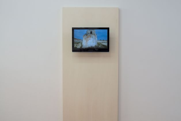 Fabrizio Bellomo, Villaggio Cavatrulli, exhibition view at Planar Gallery, Bari 2017