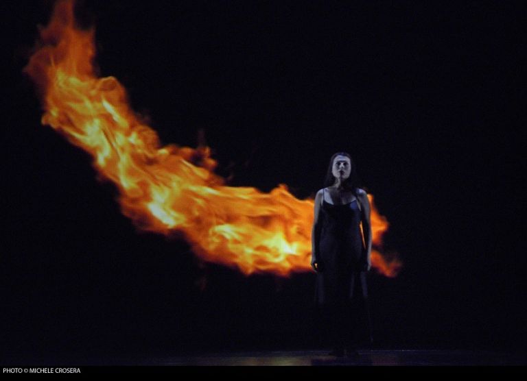 Fabrizio Plessi, Fenix DNA, immagine dell'opening. Venezia, Teatro La Fenice. Ph. Michele Crosera