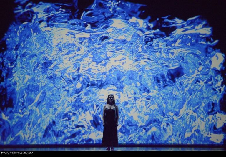 Fabrizio Plessi, Fenix DNA, immagine dell'opening. Venezia, Teatro La Fenice. Ph. Michele Crosera