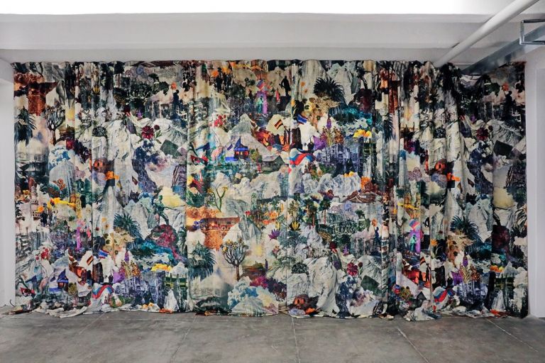 Francesco Simeti, Curtain, 2017. Courtesy dell’artista e Francesca Minini, Milano. Foto Sara Scanderebech
