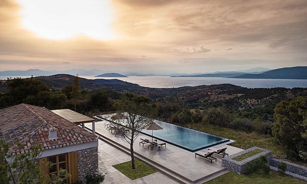 La prima volta di Turrell in Grecia. Arriva l’installazione monumentale Skyspace, in un resort