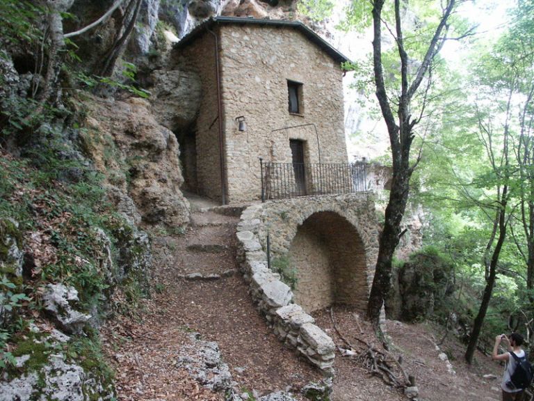 Intervento di Alice Cattaneo, eremo di Madonna del Cauto Morino