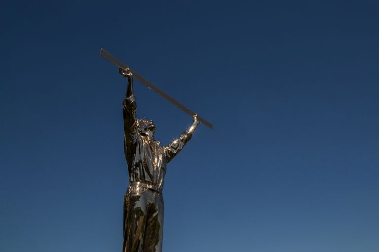 Jan Fabre, The man who measures the clouds, Private Collection - Colle Bereto