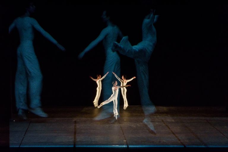 Lucinda Childs, Dance, Biennale Danza 2017, Teatro alle Tese dell'Arsenale, Venezia, photo Andrea Avezzù