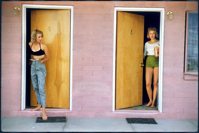 USA. Las Vegas, Nevada. 1957. Showgirls. © Elliott Erwitt MAGNUM PHOTOS