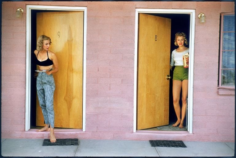 USA. Las Vegas, Nevada. 1957. Showgirls. © Elliott Erwitt MAGNUM PHOTOS
