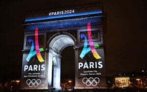 Parigi pensa alle Olimpiadi del 2024. E Philippe Starck progetta le medaglie